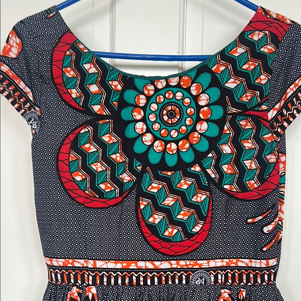Stunning African Patterned Dress With Pockets - image 2